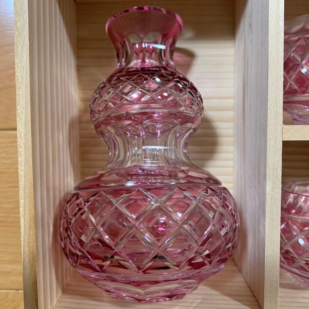 未使用 カメイガラス 紗綾酒器セット 切子 金赤 徳利 猪口 5客 L-2117