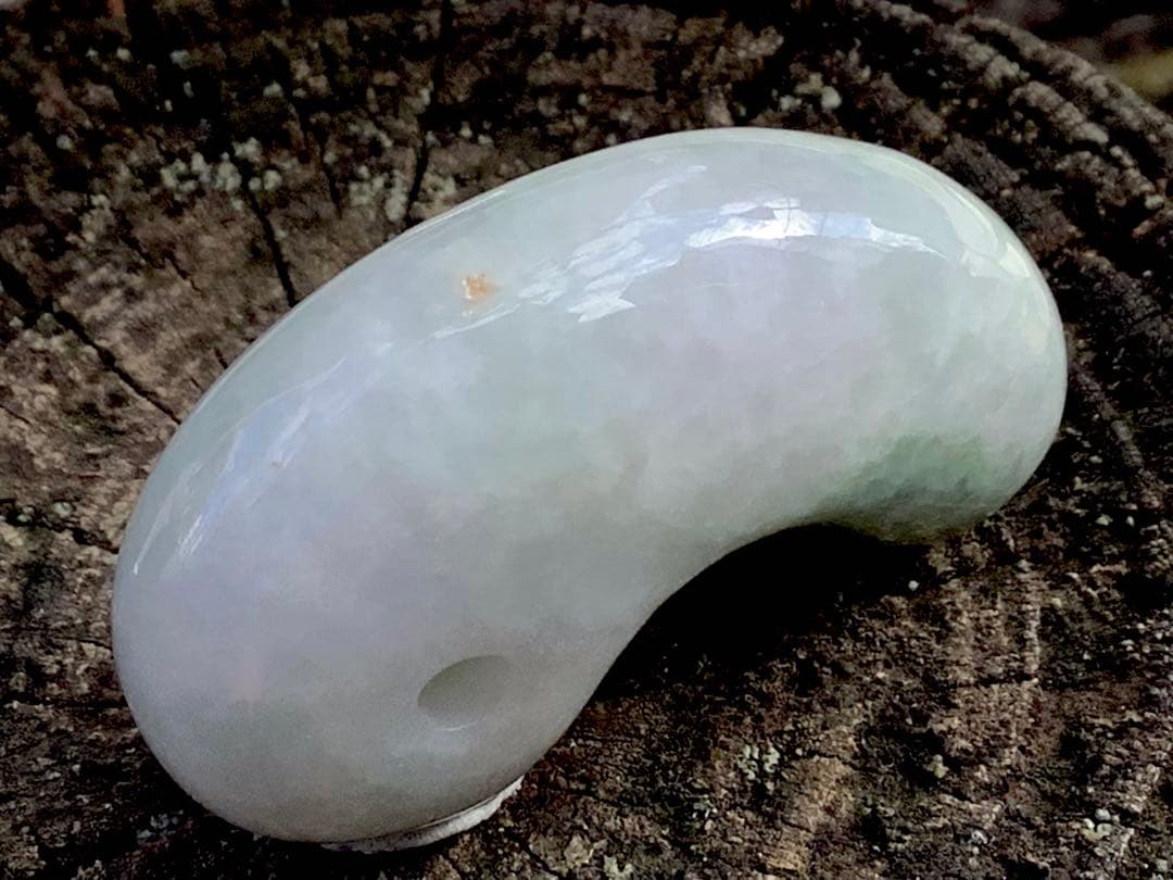 神様宿る✳氷の世界 糸魚川翡翠勾玉アイスジェイド 高額勾玉を卸し値段