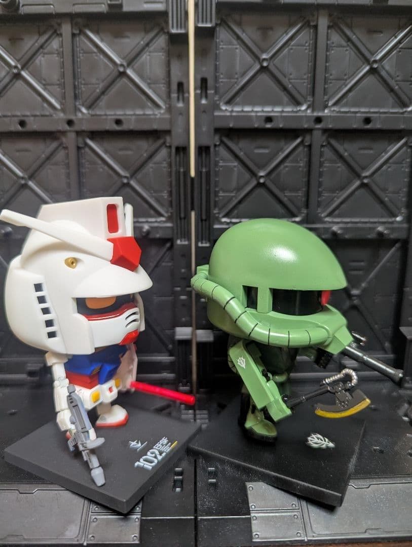 ガンプラくん、ザクプラくん：全塗装