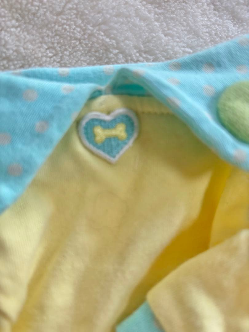 Fifi&romeo】カップケーキ刺繍の犬服（イエロー×水色）