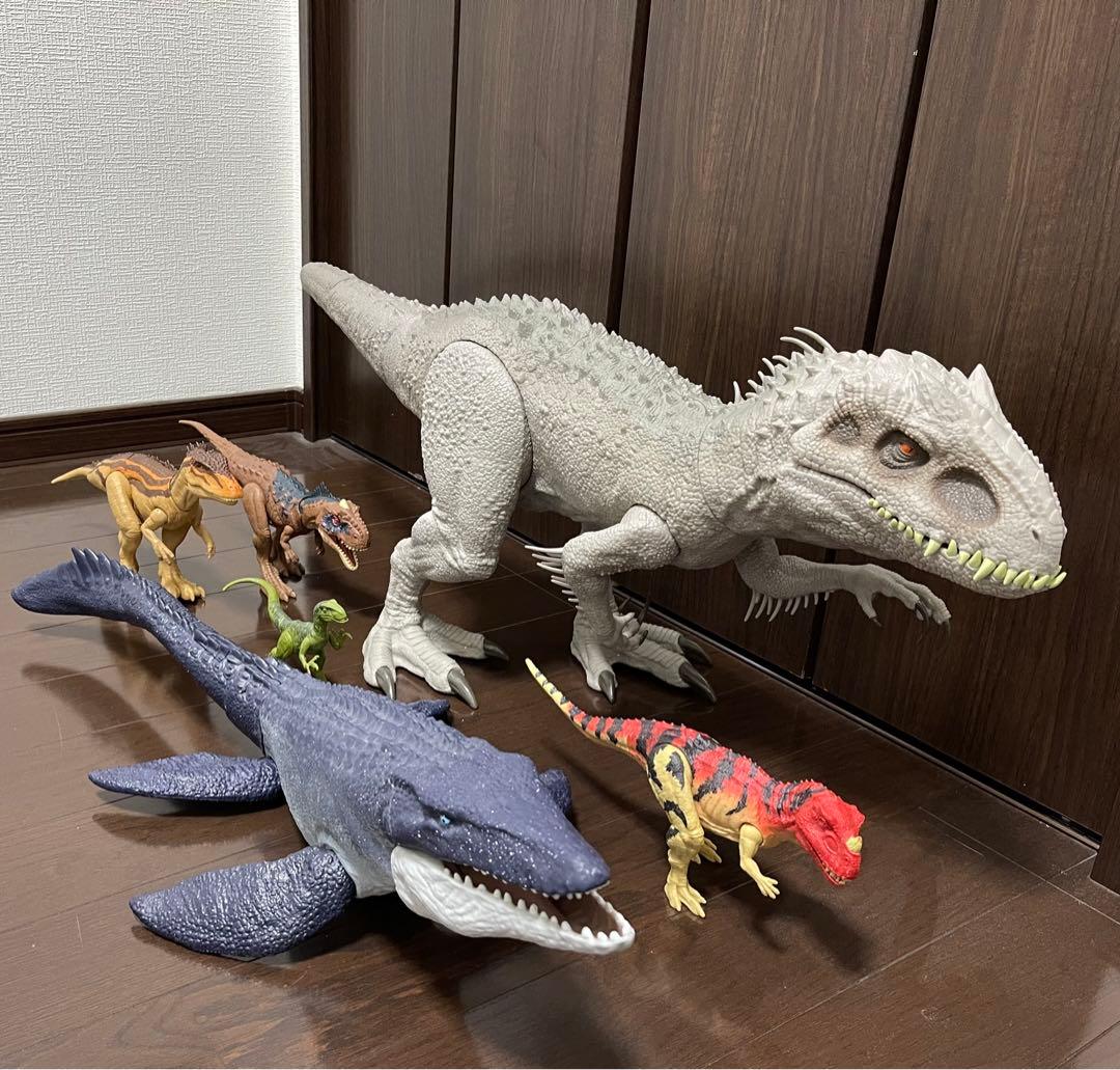 ジュラシックワールド フィギュア 正規品 - メルカリ