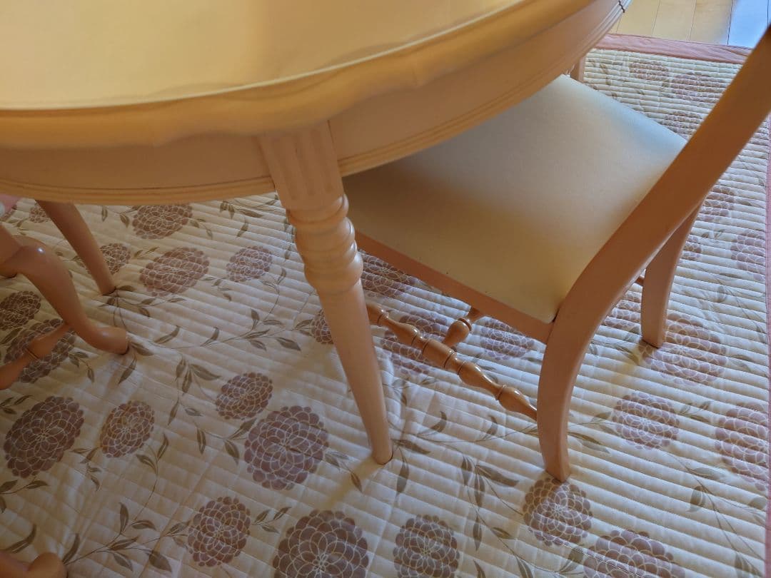 リンホーリン 円形 木製ダイニングテーブル