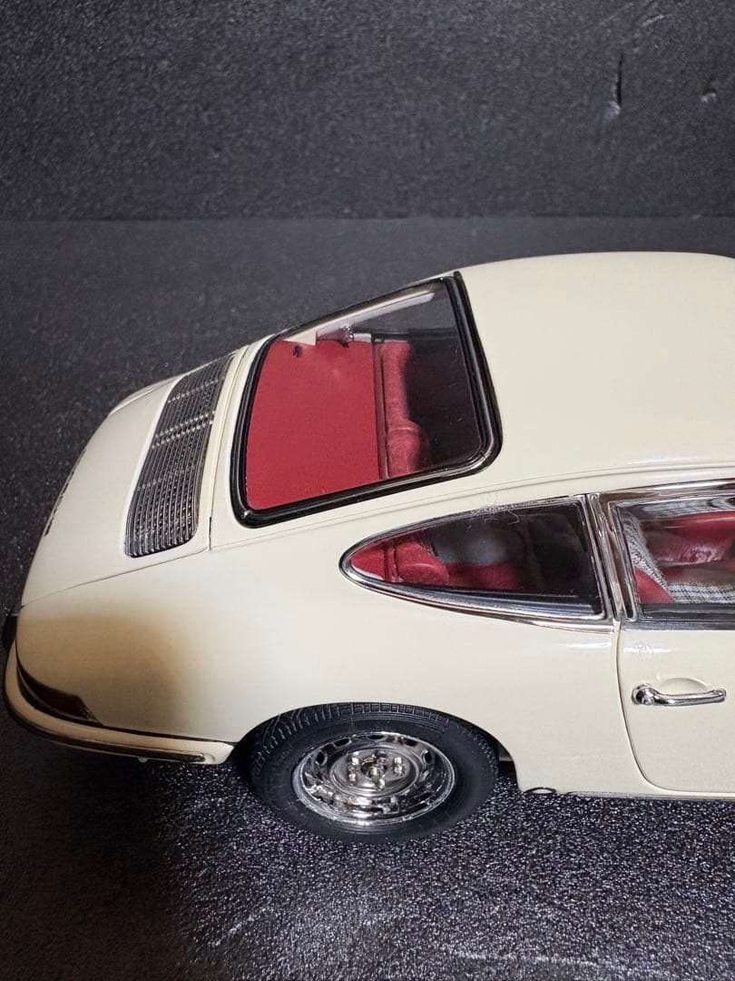 CMC 1/18 ポルシェ 901(911) 1964 アイボリー
