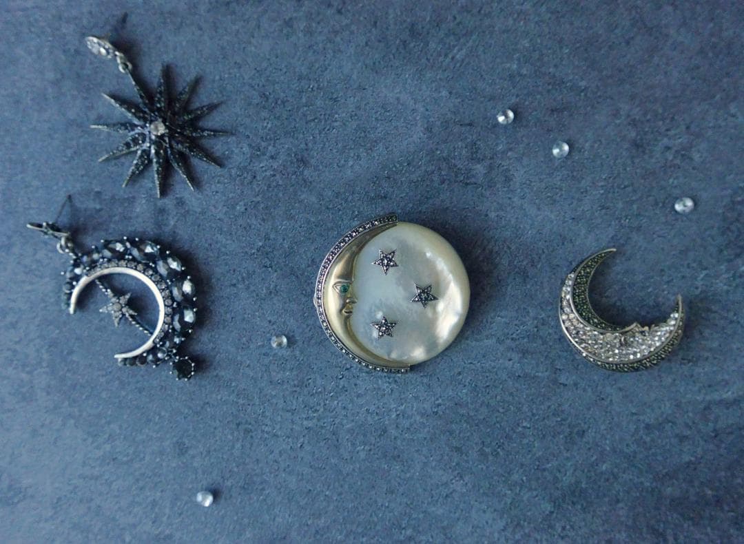 アメリカンヴィンテージ マザーオブパール エメラルドの瞳を持つ月