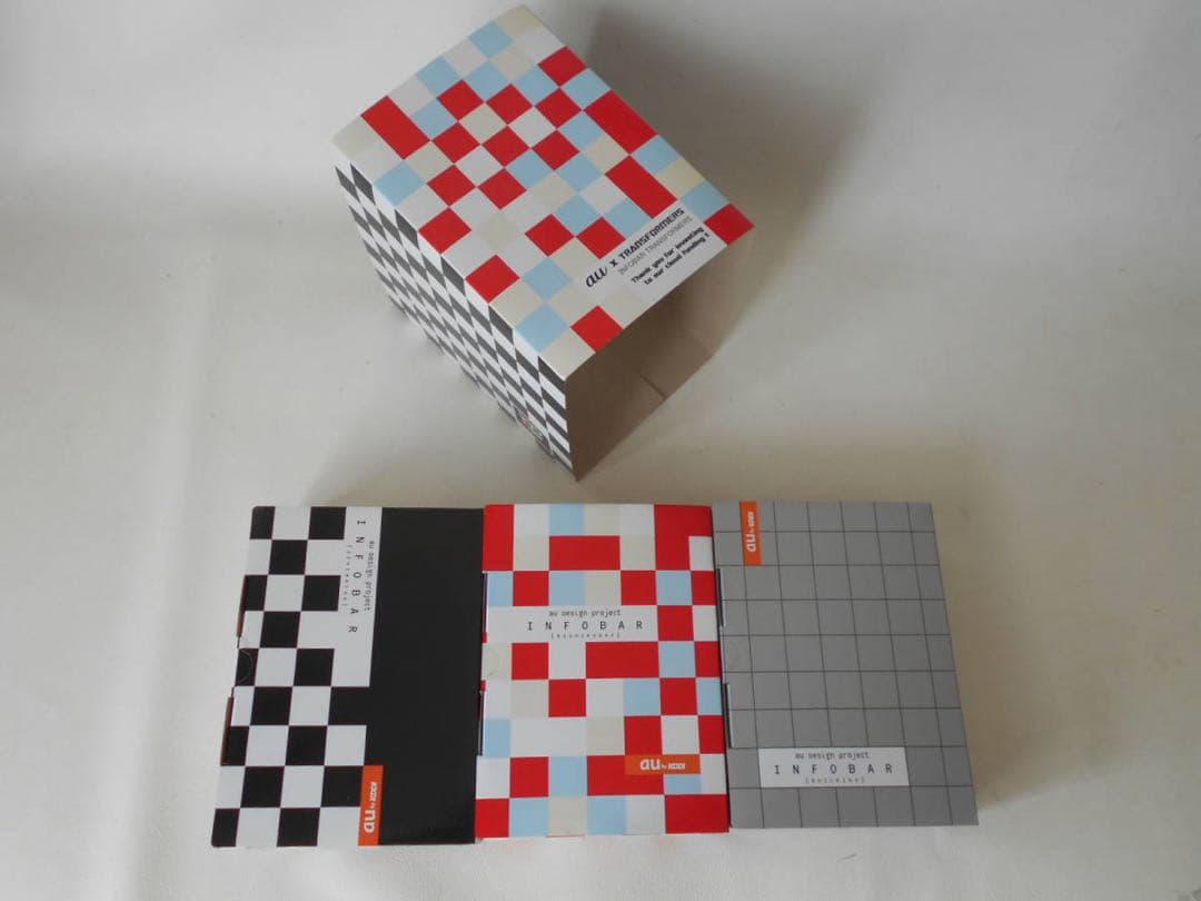 au ×トランスフォーマー オプティマスプライム バンブルビー メガトロン