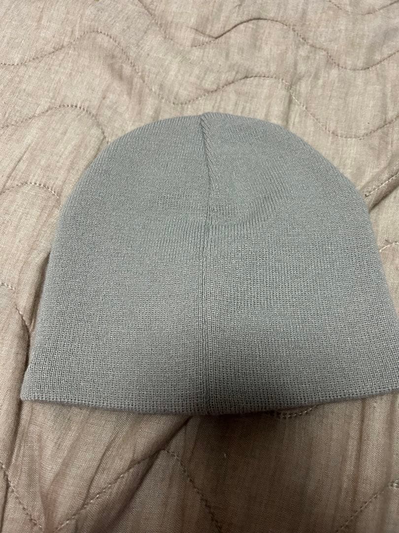 モデル せいら着用 supreme ニューエラ ビーニー