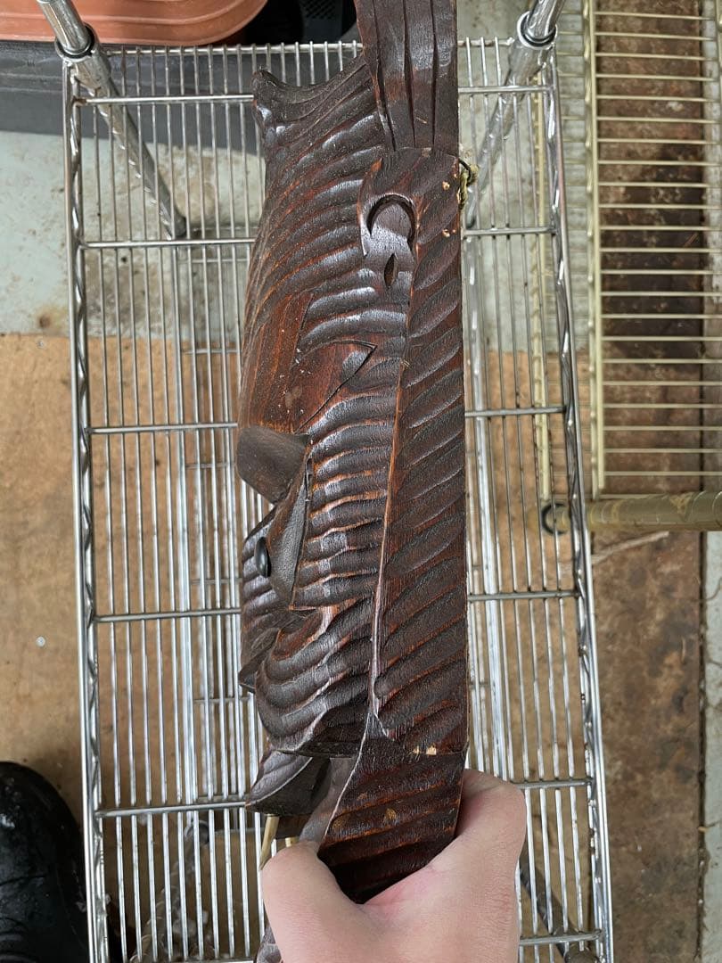 木製彫刻マスク 波状デザイン 一枚物