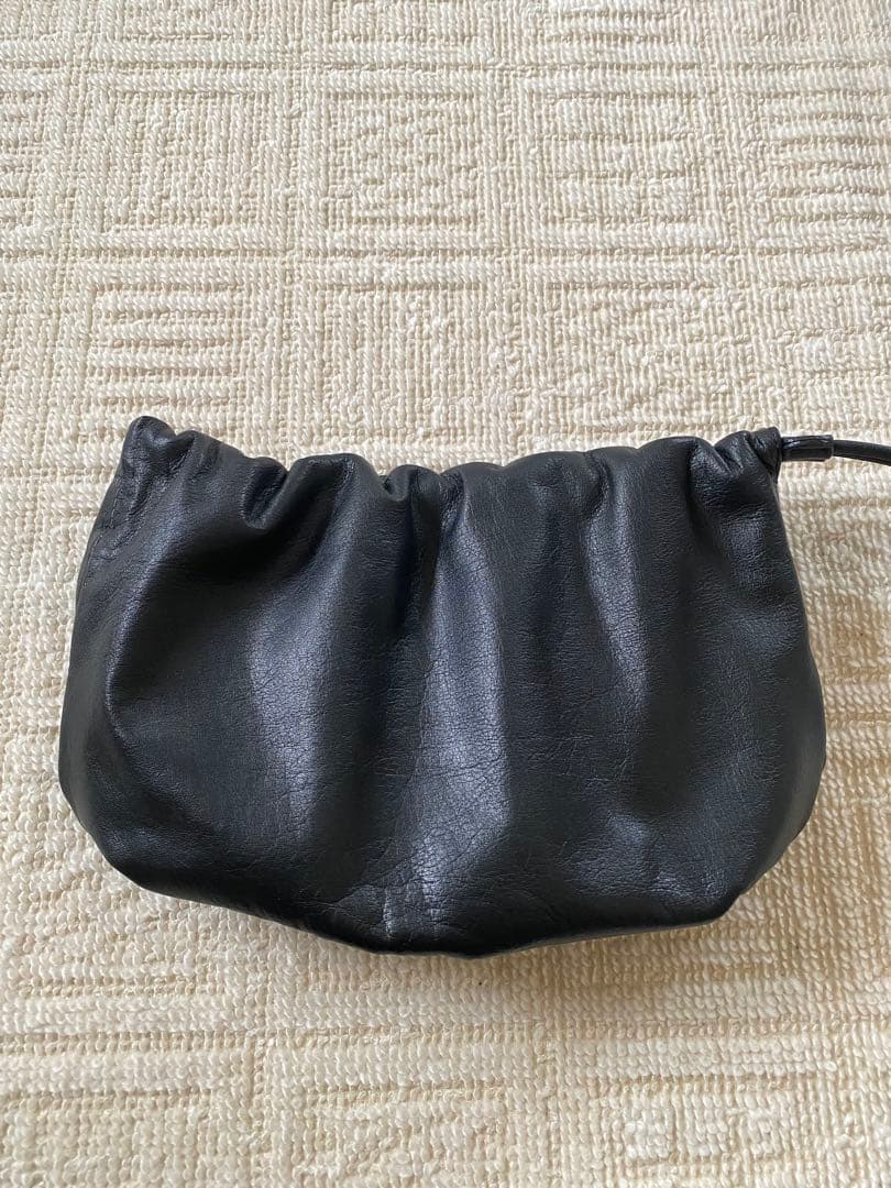 russet レザー巾着4WAYショルダーバッグ　ブラック