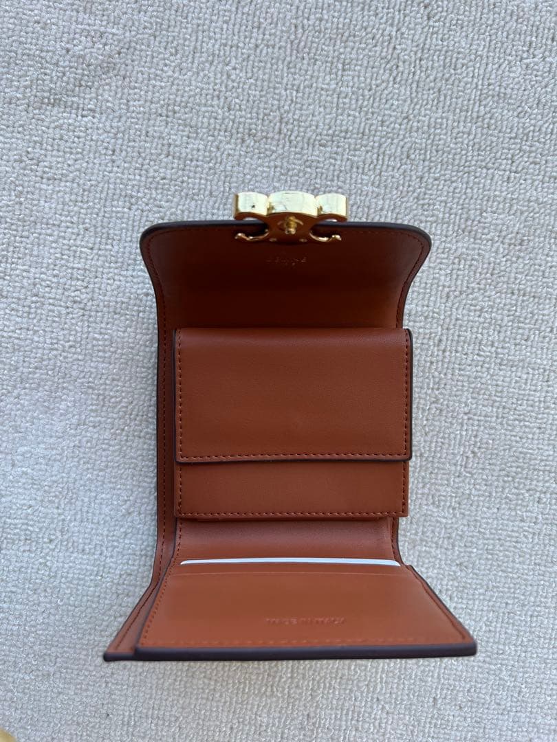 CELINE セリーヌ トリオンフ 三つ折り財布 送料 無料 通販