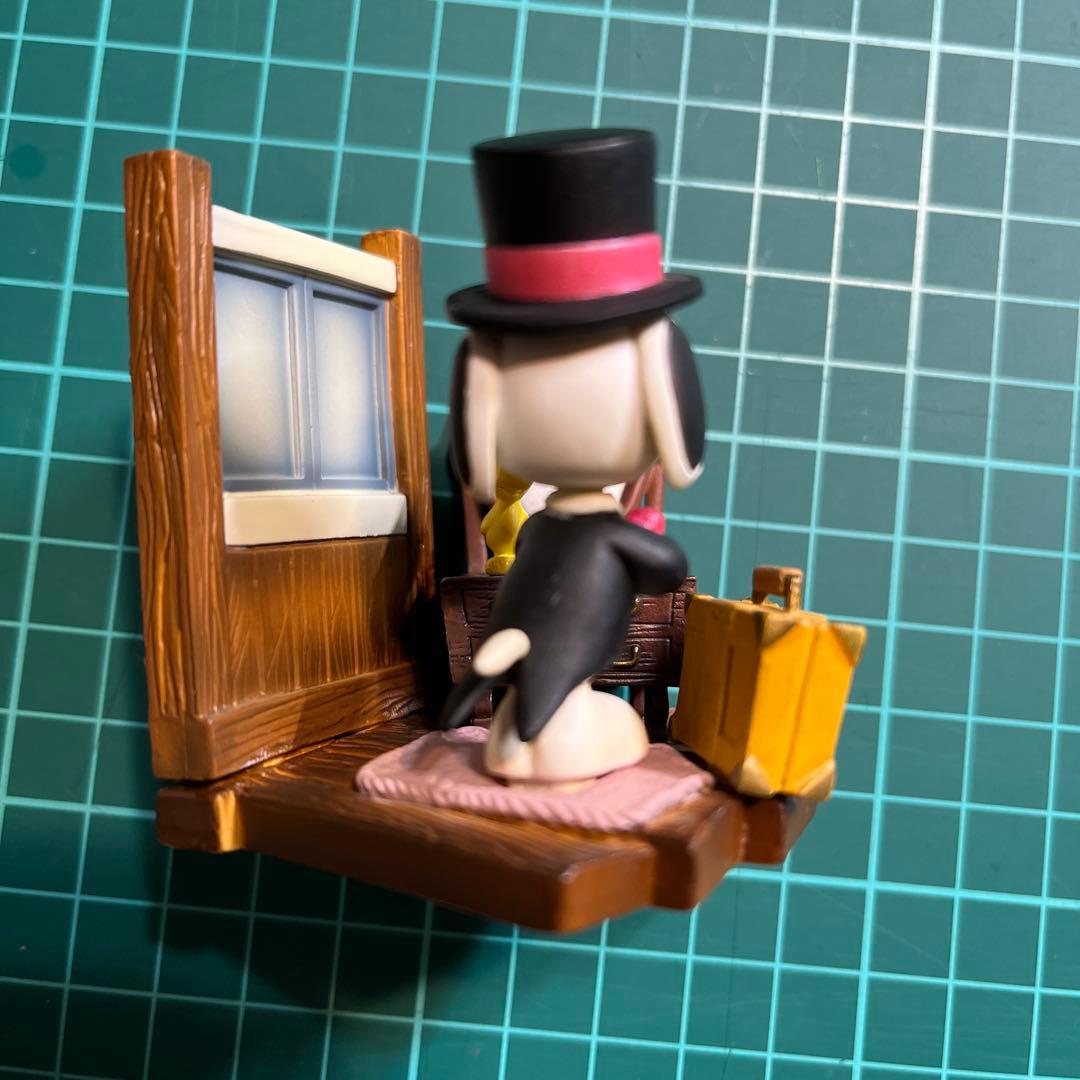 スヌーピー フィギュア 身だしなみを整えるスヌーピー