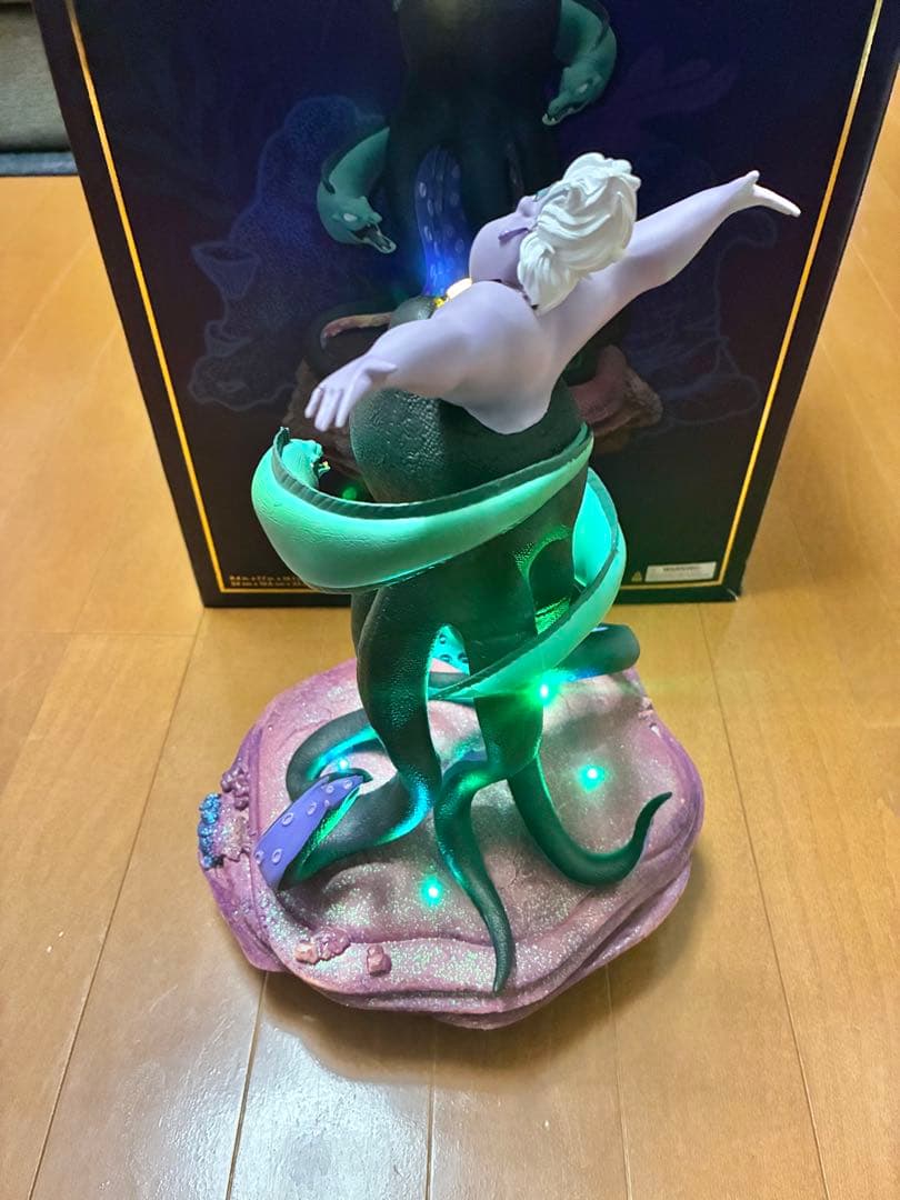 アースラ リトルマーメイド ライトアップフィギュア ディズニーストア