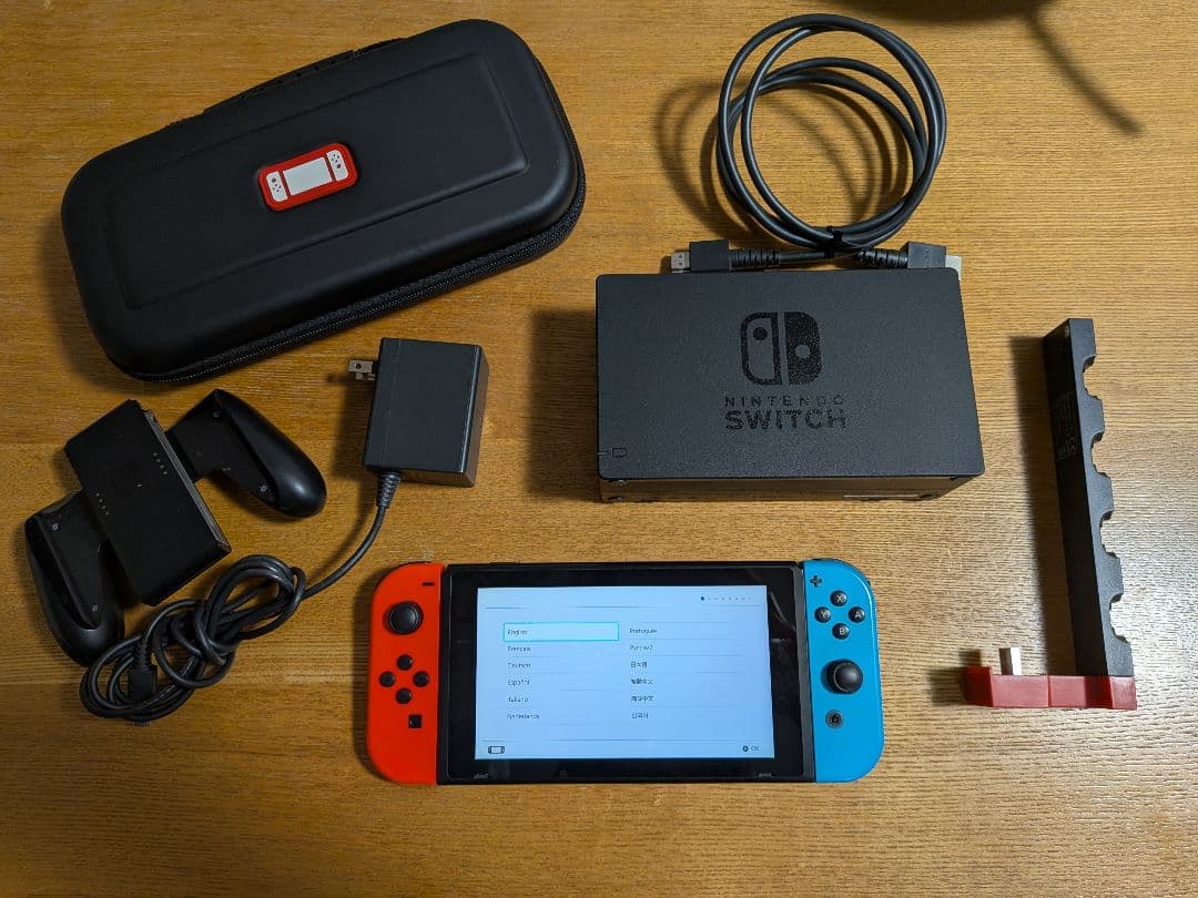 中古品　Nintendo Switch 赤/青 本体