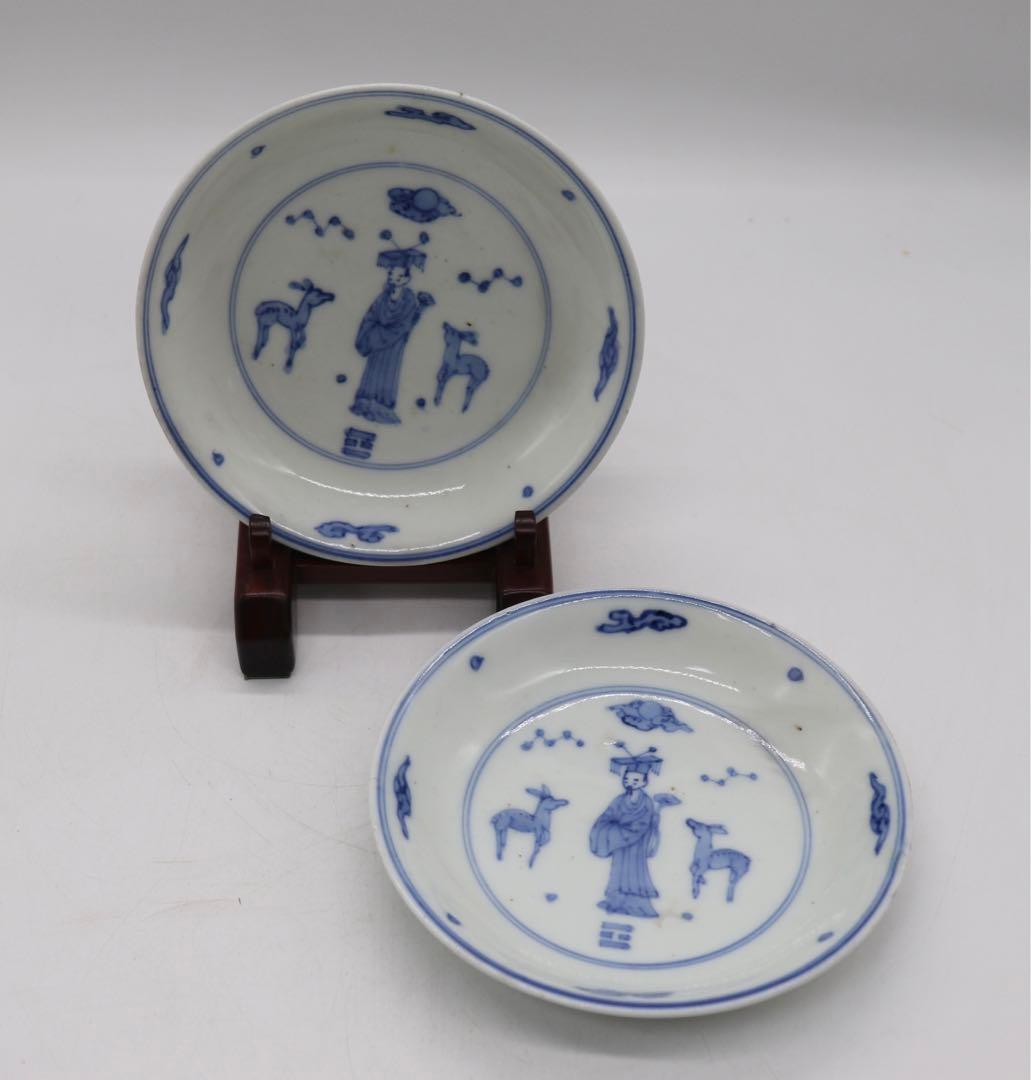 染付　仙人鹿紋皿　ペア　大明成化年製銘　送料込み0622 染付 仙人鹿紋皿 ペア 大明成化年製銘 送料込み0622