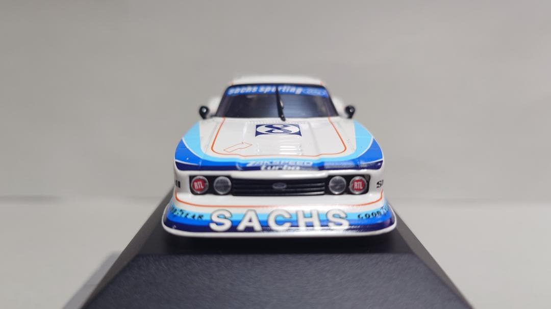 ミニチャンプス Minichamps フォード カプリ ターボ GR.5