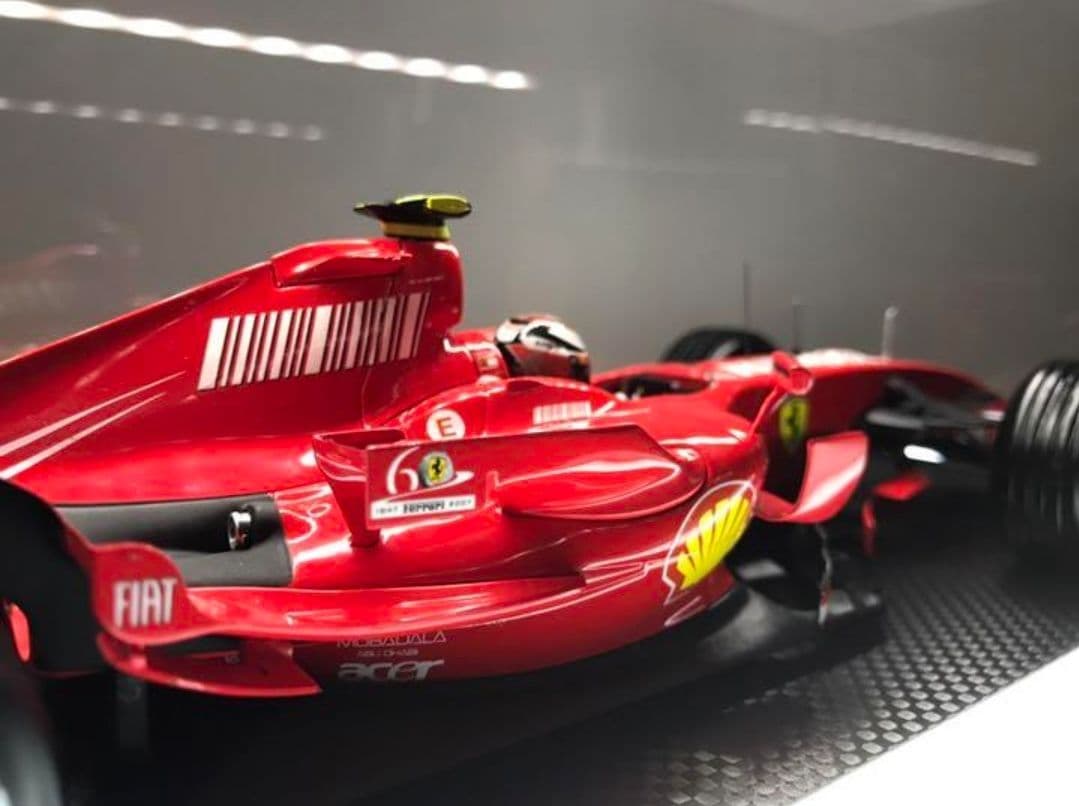 （I）1/18 フェラーリ F2007 ×LED照明付きアクリルケース