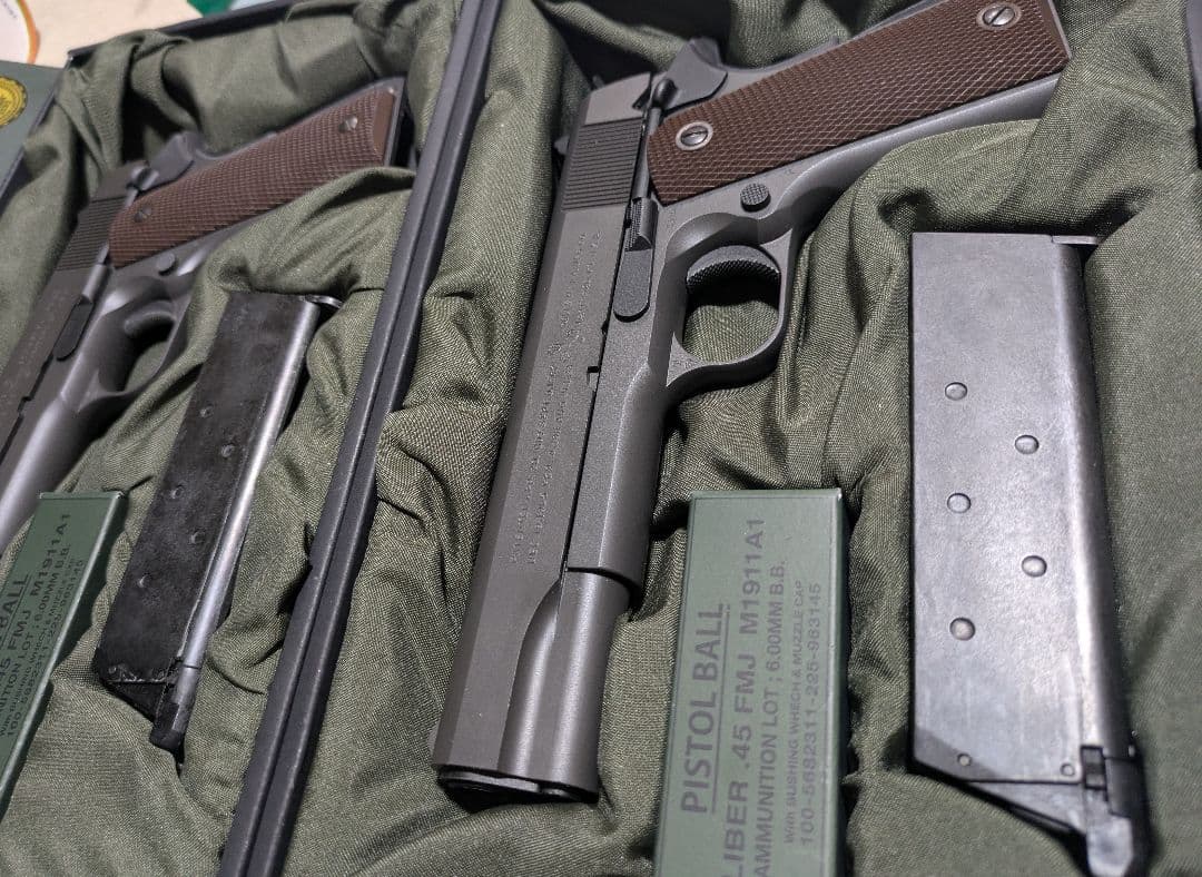 マルイ　m1911a1　2丁　スペアマガジン2本