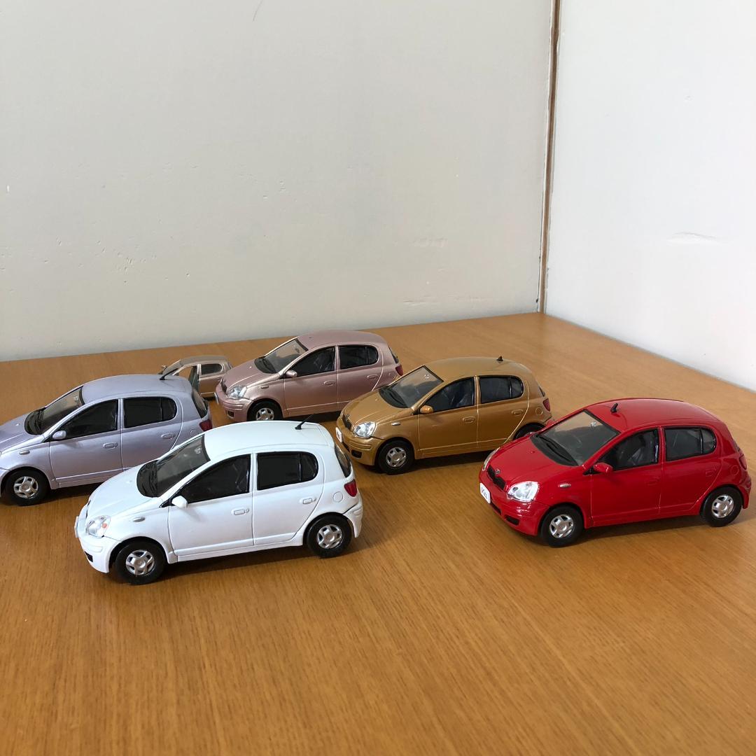 TOYOTA Vitz 1/24 ミニカー 13台