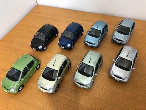 TOYOTA Vitz 1/24 ミニカー 13台