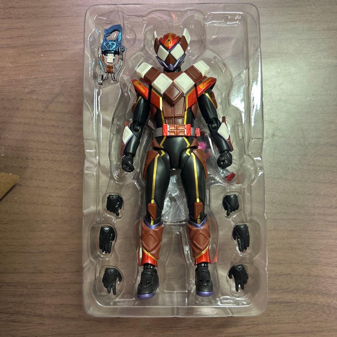 s.h.figuarts 仮面ライダーヴァレン　フィギュアーツ　ガヴガブレイド