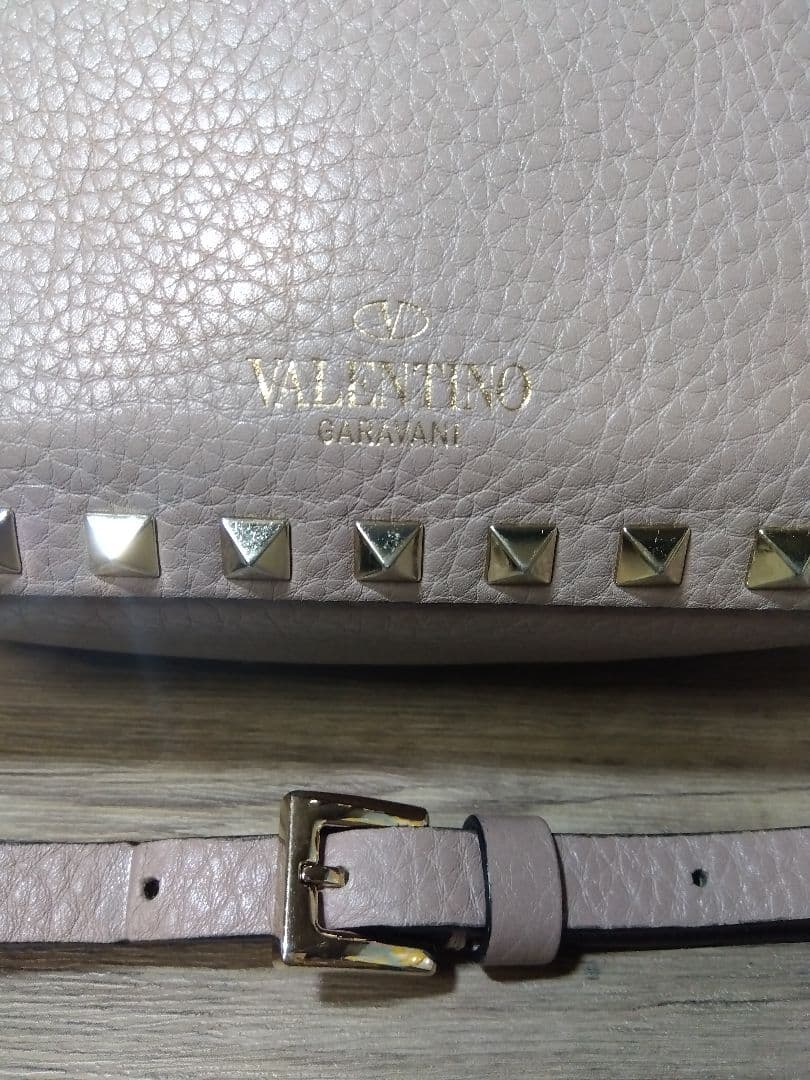 【VALENTINO】カメラバッグ スタッズショルダー 斜め掛け ベージュピンク