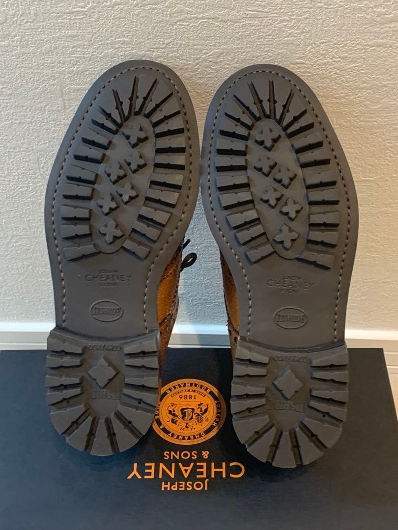 ジョセフ チーニー エイボン C 7.5 アーモンド