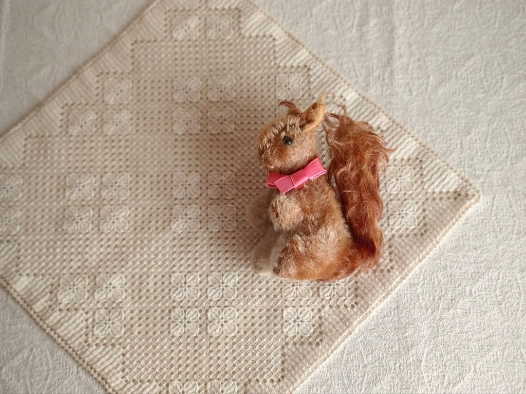 * vintage squirrel ♡ * 可愛い ピンクりぼんの リスさん