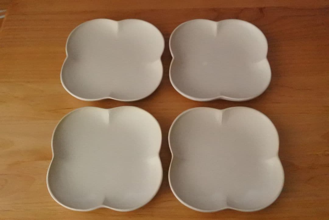 香炉、深川製磁 深川製 蘭彫刻 香炉 共箱 蘭彫刻 香炉 | 有田焼 深川製磁｜