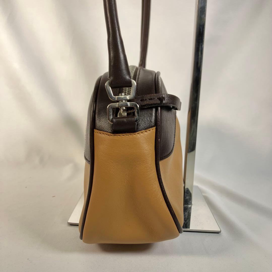 PRADA プラダ ショルダーバッグ セミショルダー 肩掛け レザー