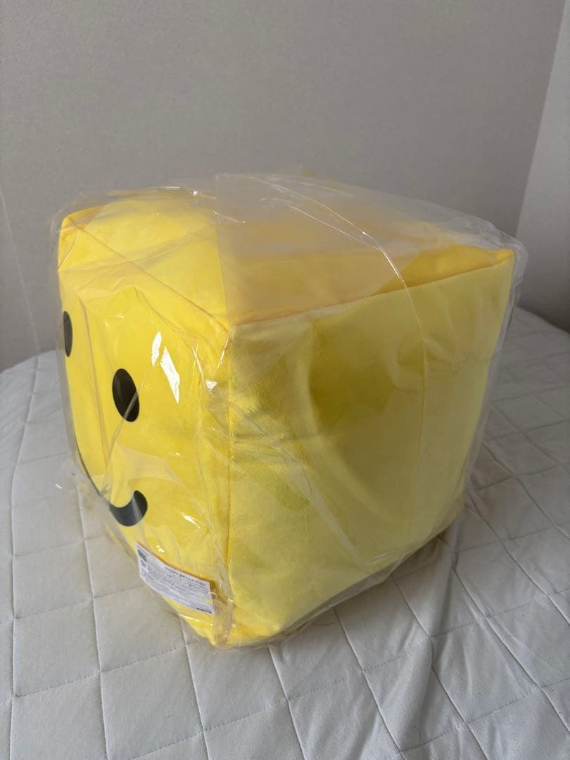 【非売品】調子くんクッションと缶バッジ2個とシール9枚【新品未開封】