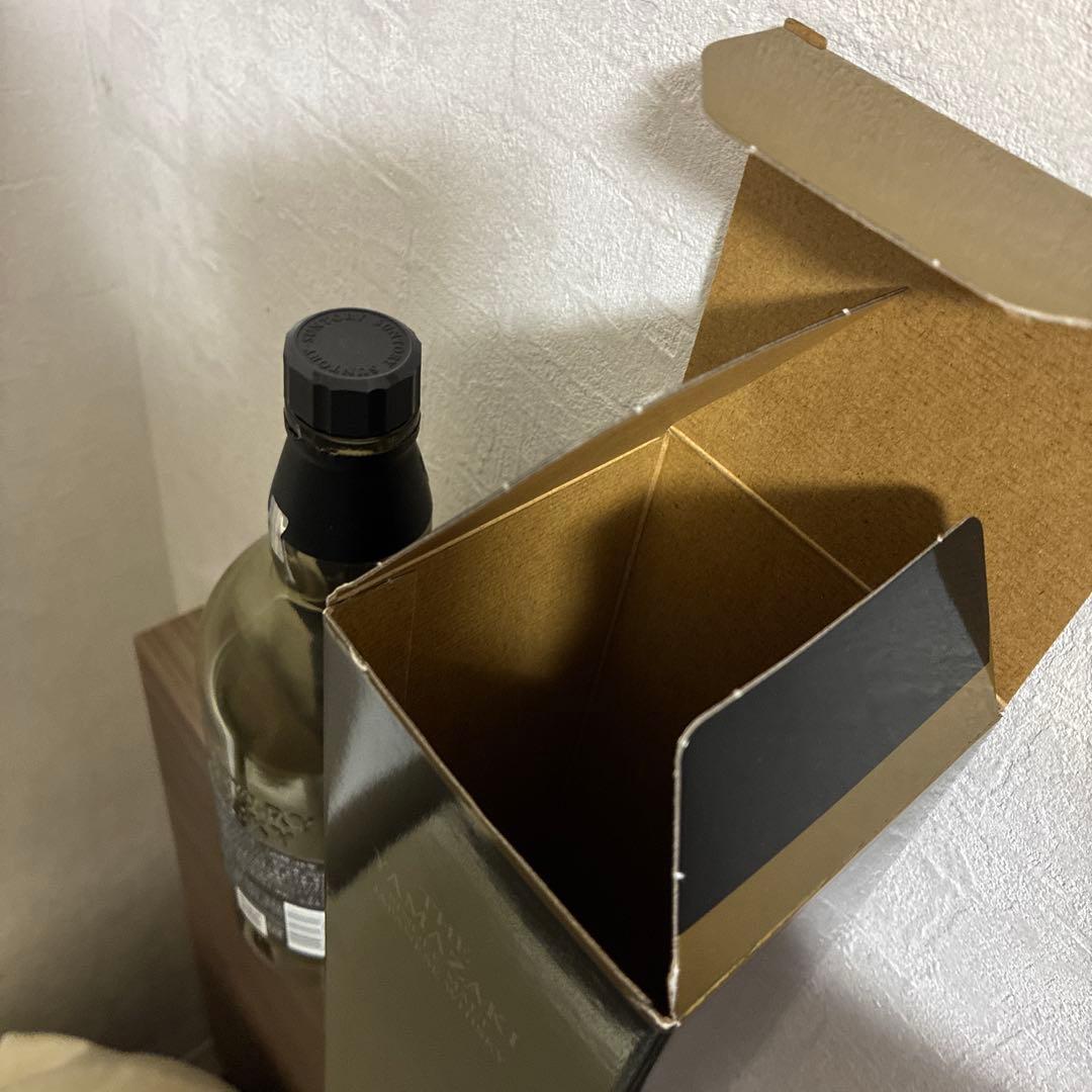 山崎 18年 空瓶 空箱 未洗浄 シングルモルトウイスキー 700ml - メルカリ