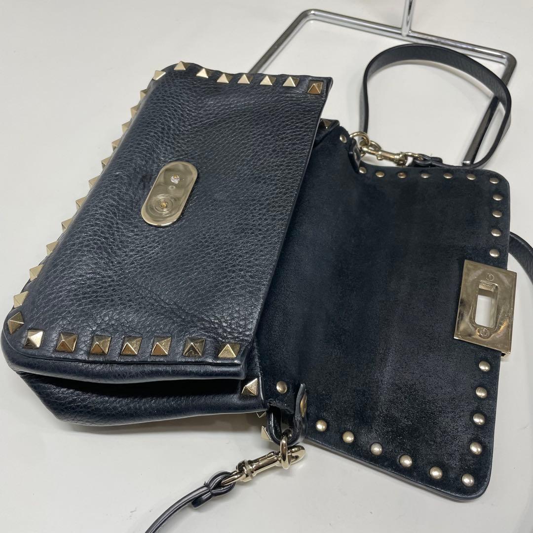 じ*と様 VALENTINO スタッズ付きショルダーバッグ ブラック