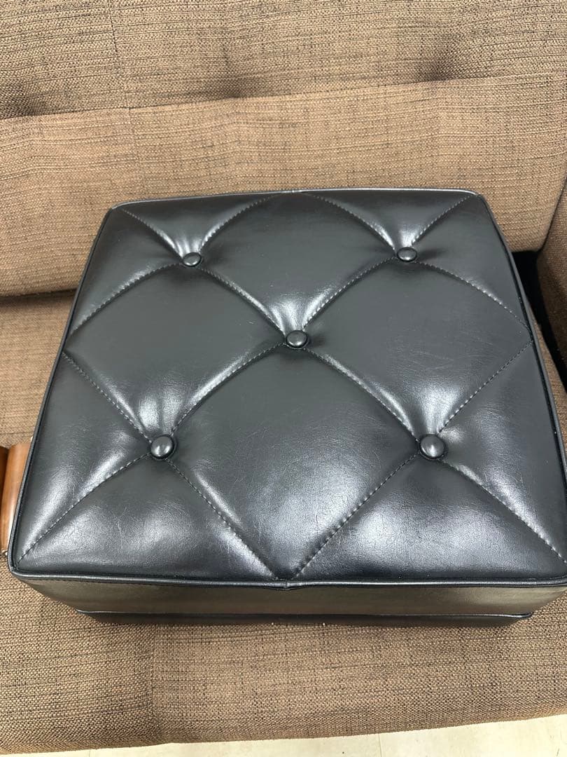 ④ 【美品】カリモク60 オットマン ブラック　レザー②