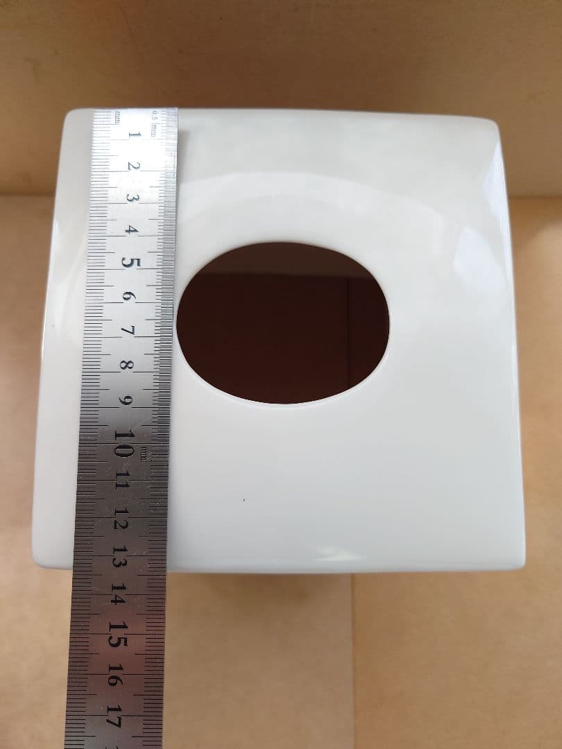 ボックスティッシュ　ポーセラーツ白磁４個