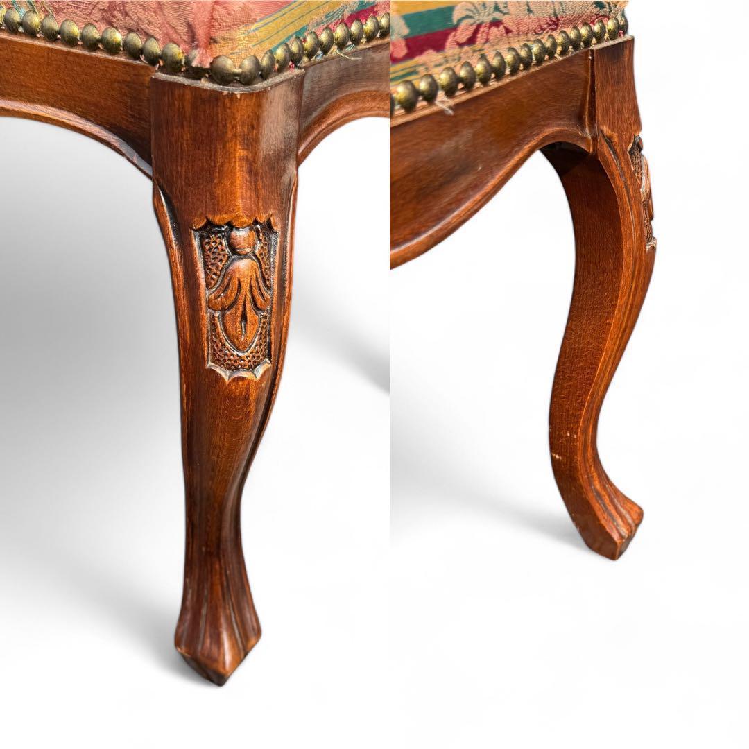 猫脚　スツール　ヴィンテージテイスト　クラシックスタイル　鋲打ち