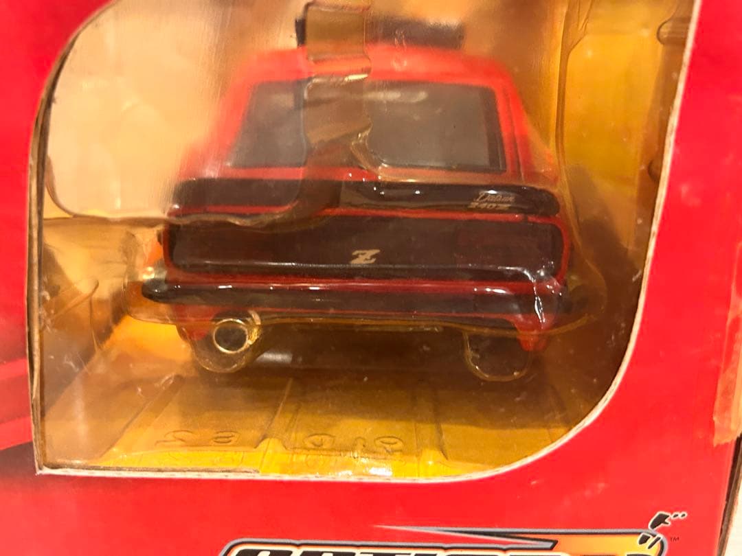 1972 Datsun 240Z スケールモデル　赤　ミニカー