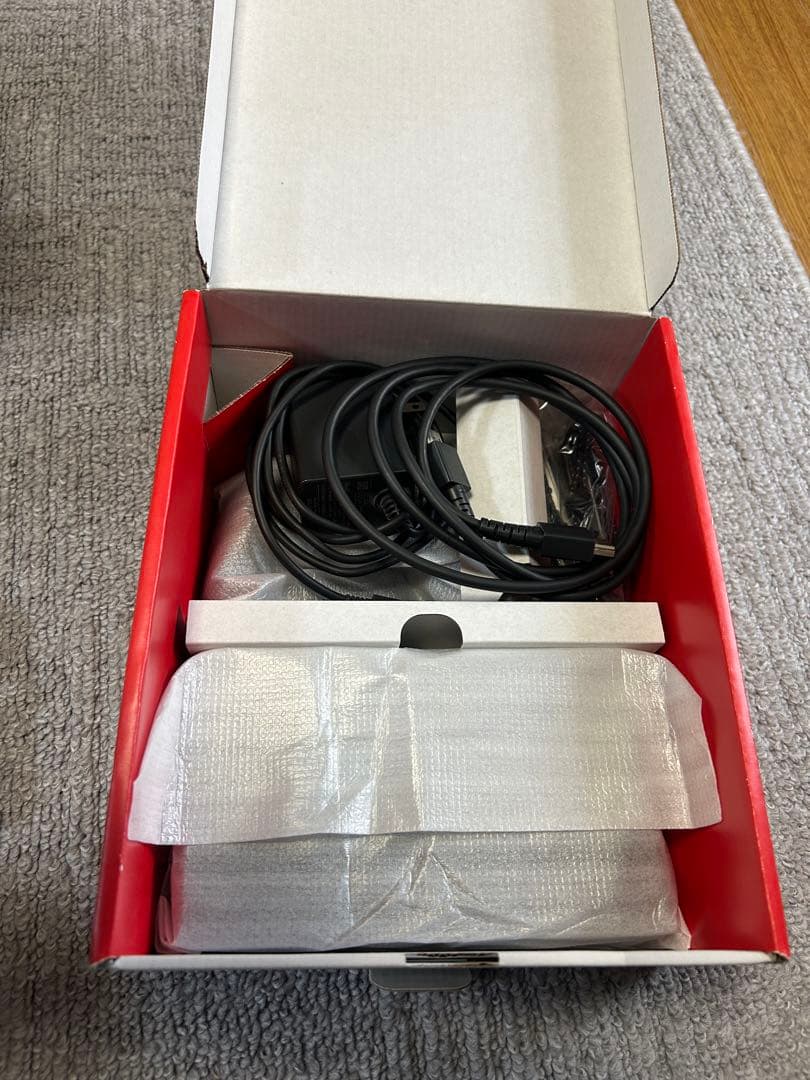 Nintendo Switch 本体 画面にひびあり