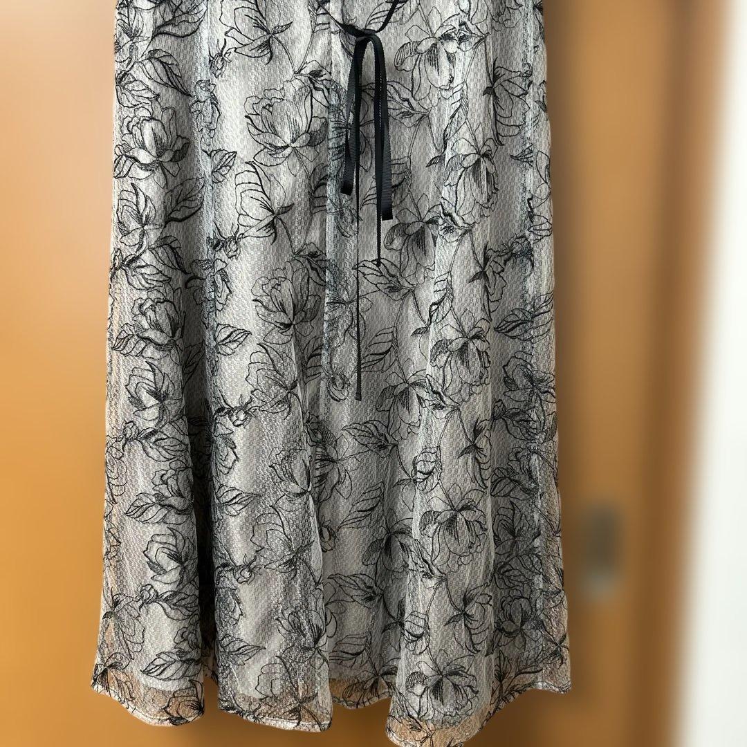 専用⭐︎フラワープリント パフスリーブドレス　petirobe オケージョン