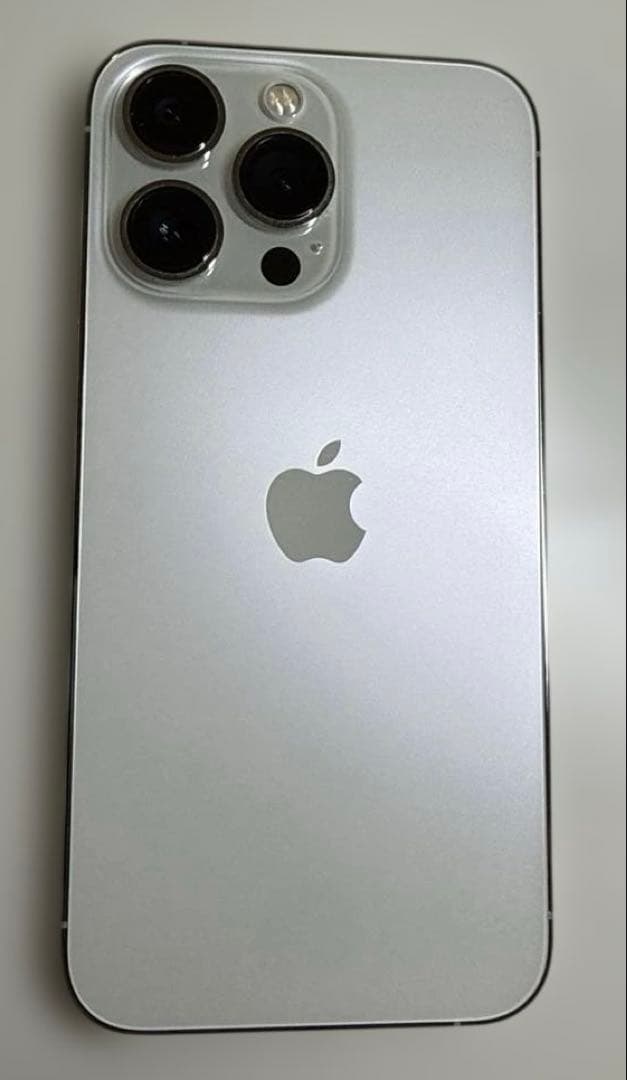 iPhone 13 Pro 256GB シルバー 本体とケース - メルカリ