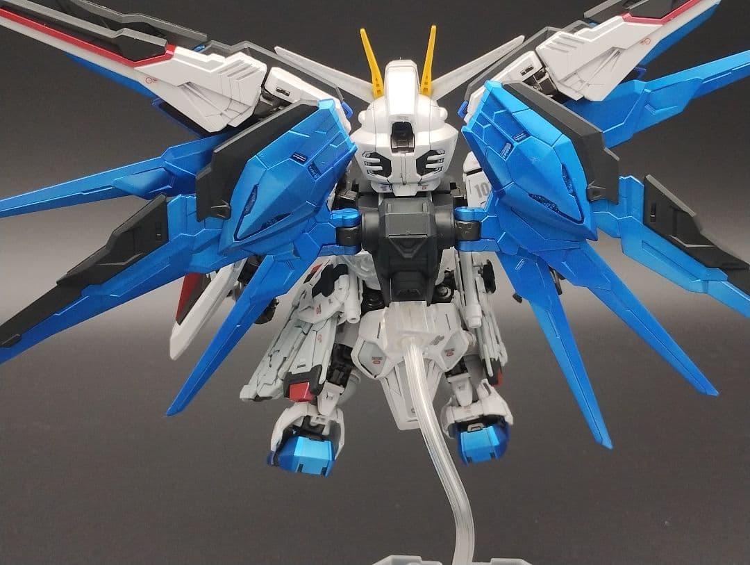 キャンディー・パール塗装 MGSDフリーダムガンダム ガンプラ 完成品