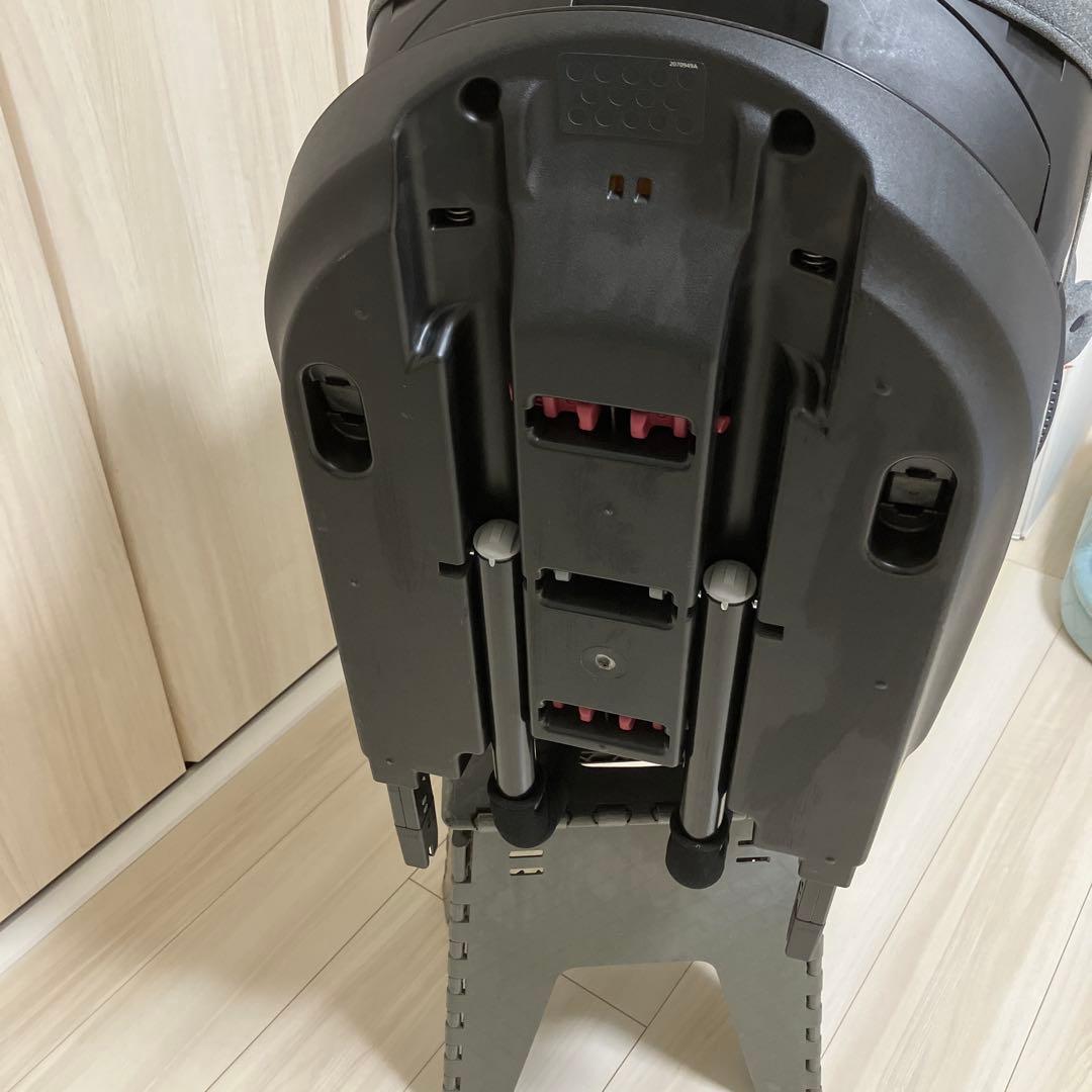 エールべべ クルット4i プレミアムⅢ ISOFIXグレー　BF871