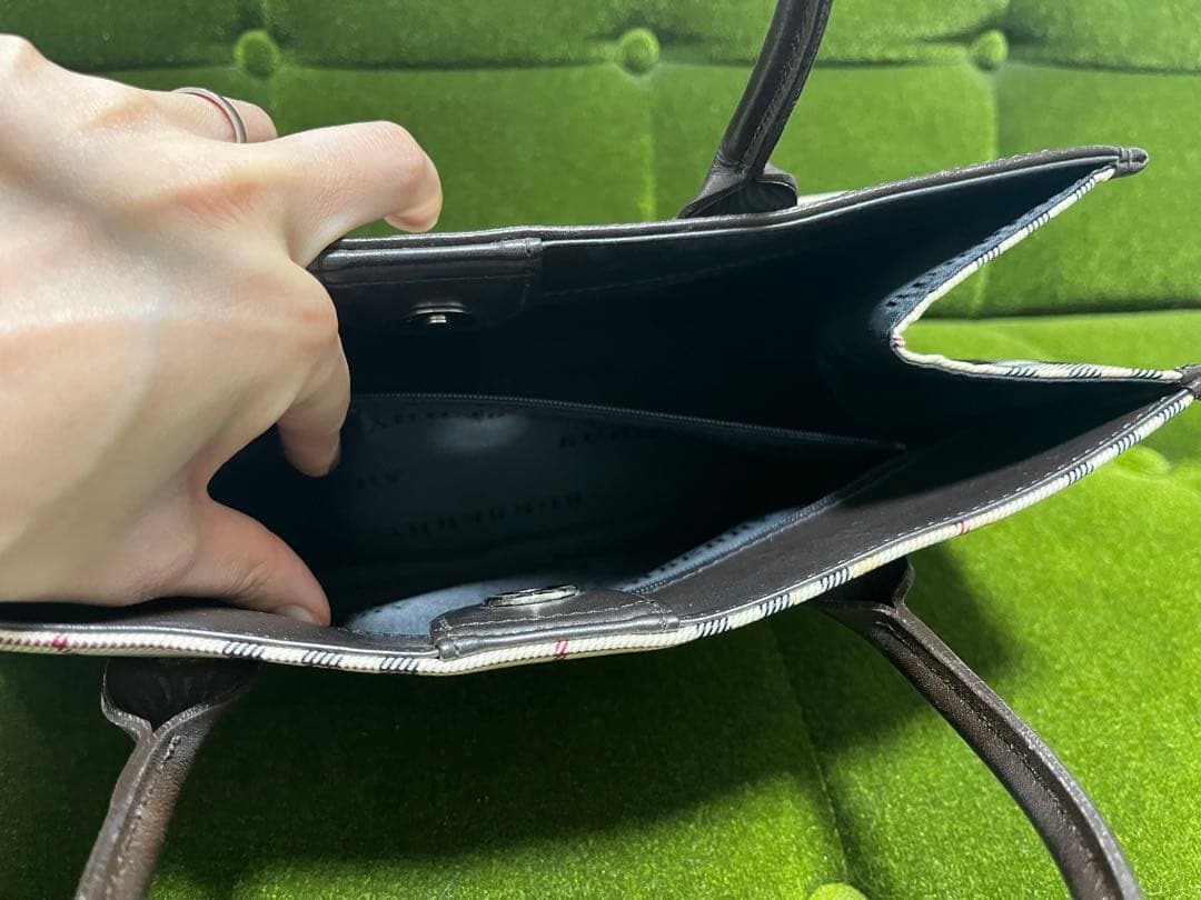 美品 バーバリー　ロゴプレート　ハンドバッグ　スクエア