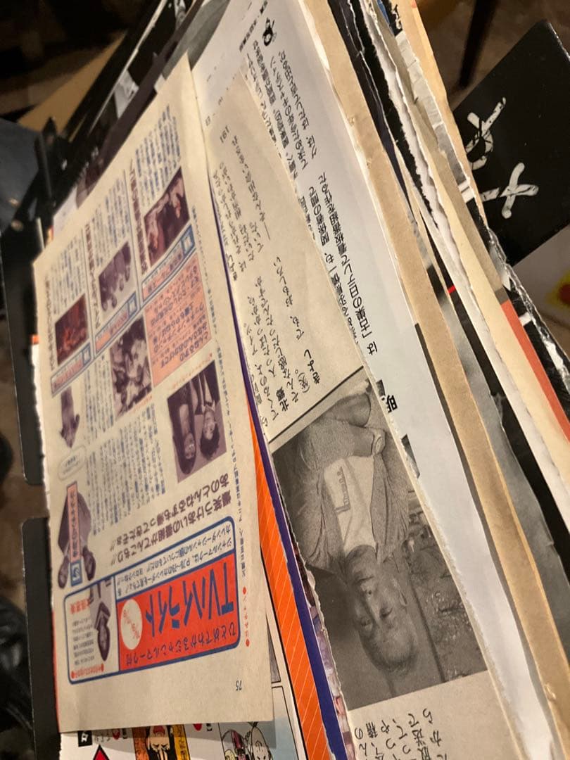 【至急発送】明石家さんま　直筆サイン　写真　切抜き記事　70枚ほど