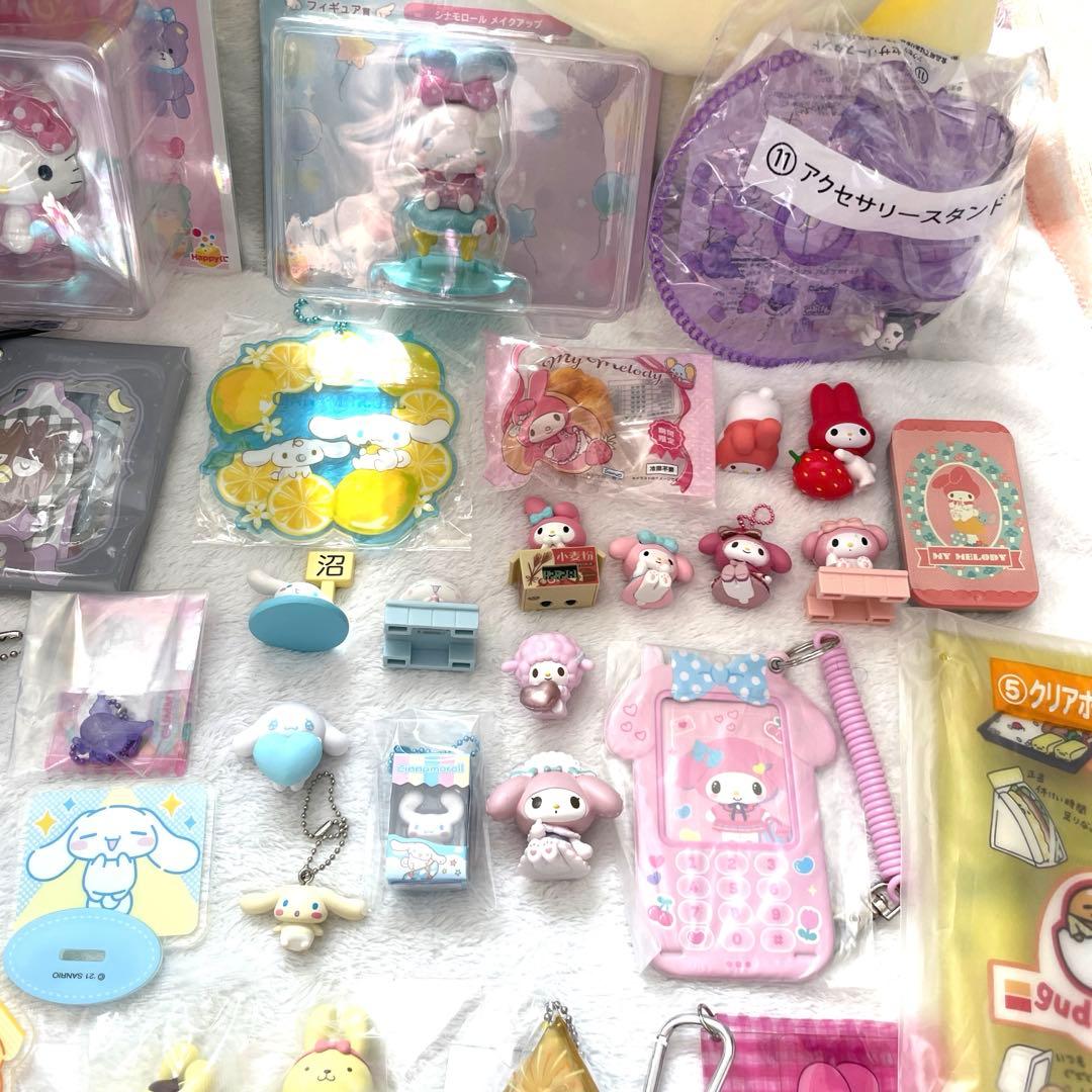 ☆☆サンリオまとめ売り・ぬいぐるみ・フィギュア・キーホルダー・置き時計等☆☆