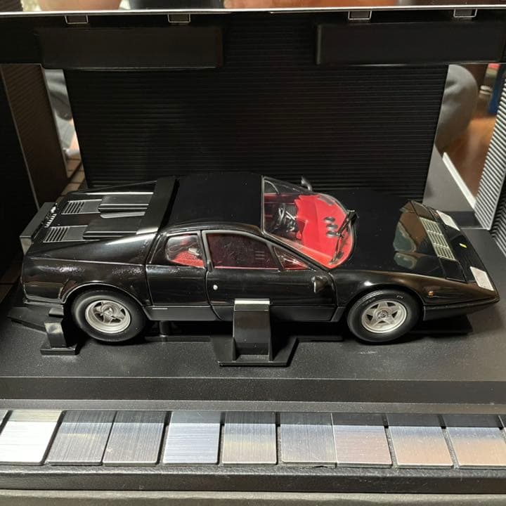絶版未展示品　京商 1/18フェラーリ 365GT4 /BB ブラック