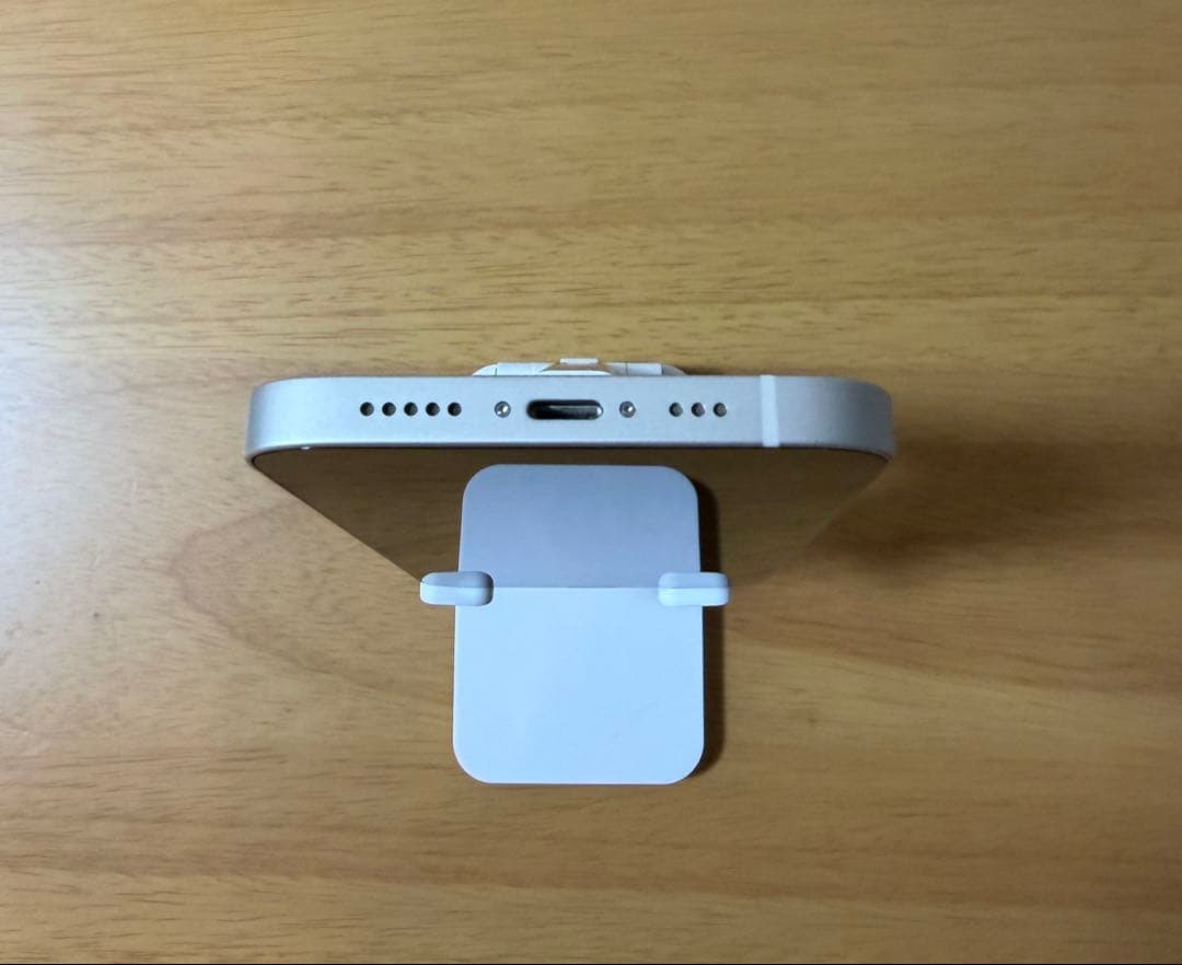 iPhone13 スターライト128GB docomo版 SIMロック解除