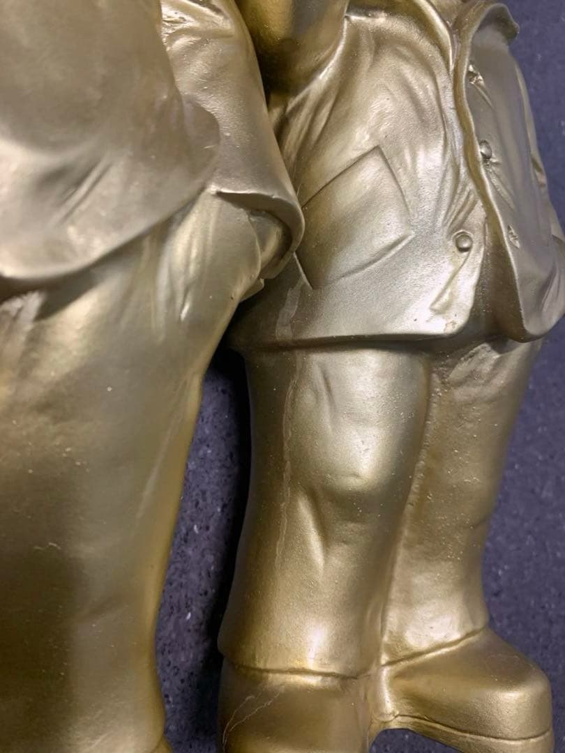 Unconventional Dwarf by Ottmar Hor アート