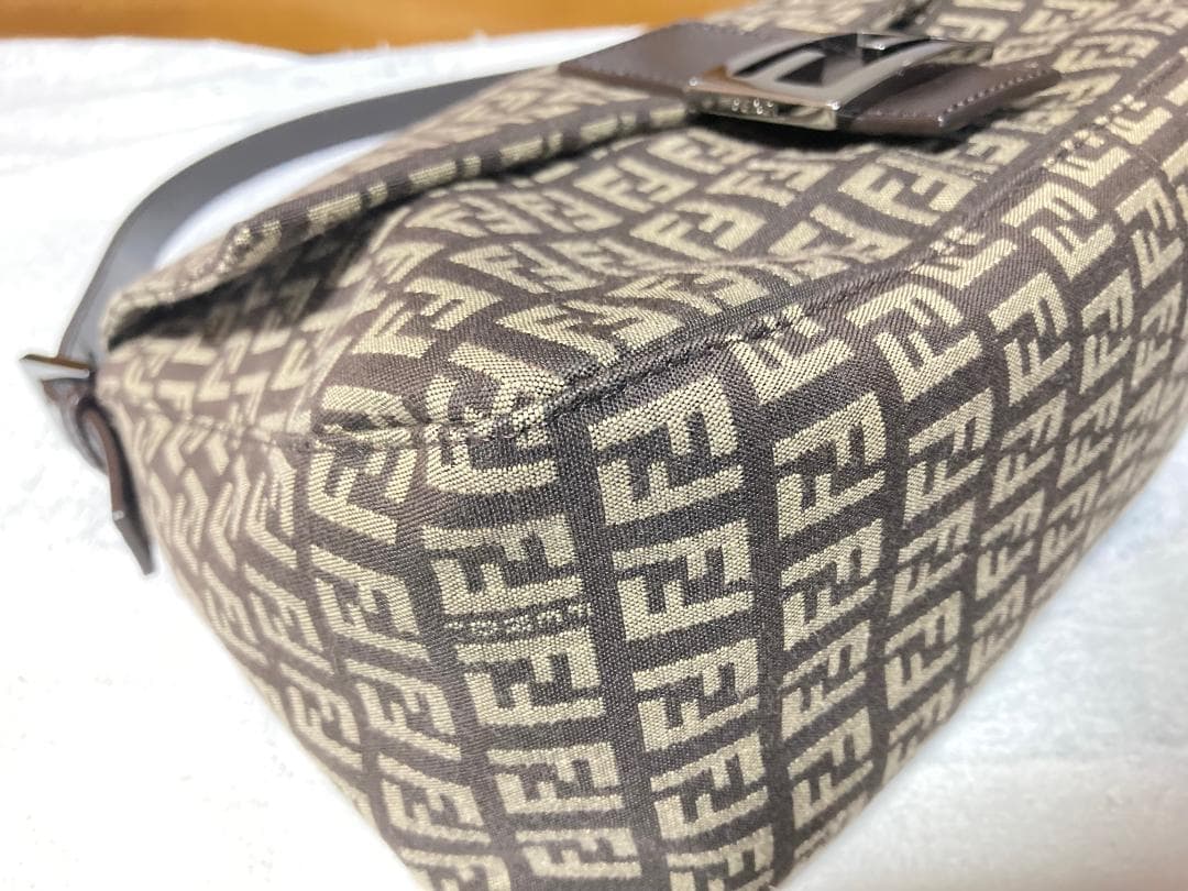 FENDI(フェンディ)マンマバケット ズッカ ショルダーバッグ 8BR001