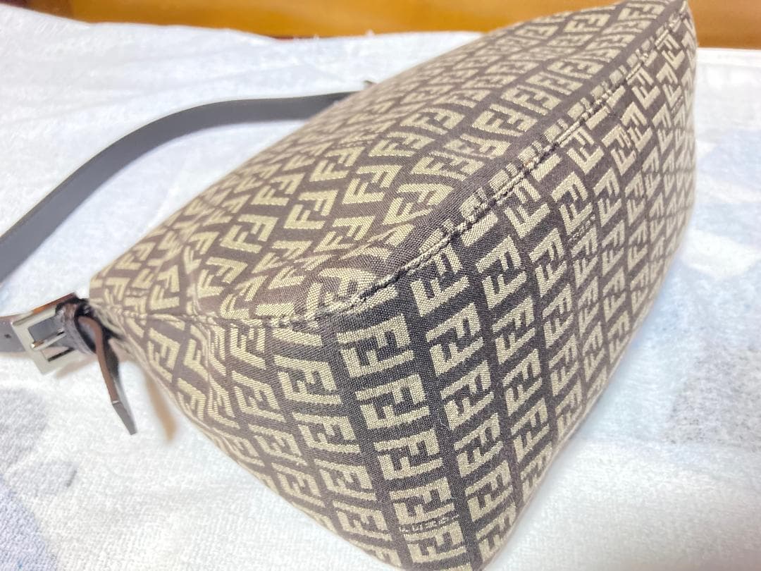 FENDI(フェンディ)マンマバケット ズッカ ショルダーバッグ 8BR001