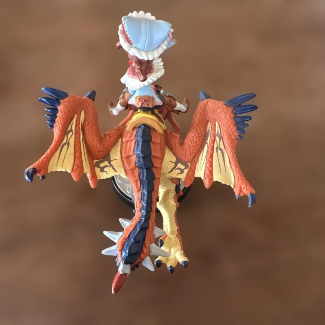 amiiboモンスター フィギュア ドラゴン型
