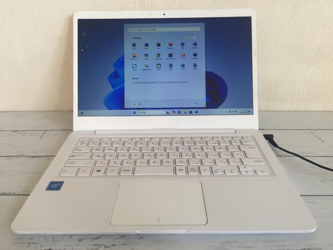 ASUS E406S 14型TFT液晶　薄型・コンパクト ノートパソコン ASUS E406S 14型TFT液晶 薄型・コンパクト ノートパソコン ASUS E406S